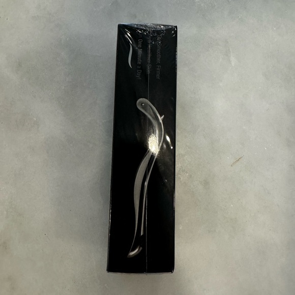 NEW BEAUTY ORA MICRONEEDLE FACE ROLLER SYSTEM - Picture 5 of 5